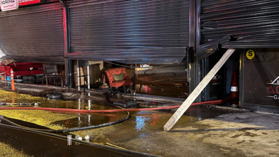 Az kalsın bütün dükkanları yakıyordu