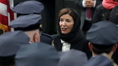 New York Valisi'nin başörtüsü tartışma yarattı