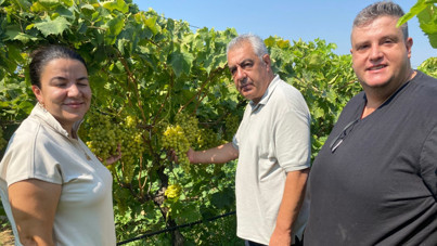 40 yaşından sonra üniversite okuyan çift bağcılığa yeni soluk getirdi