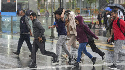 AKOM'dan İstanbul'a uyarı: Sel ve fırtınaya dikkat!