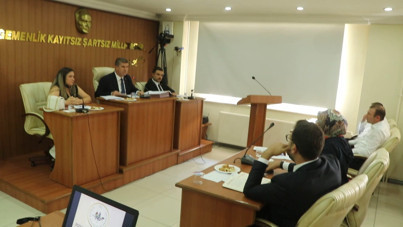 Burdur Belediye Meclis Toplantısı’nda AKP ile CHP arasında gerginlik