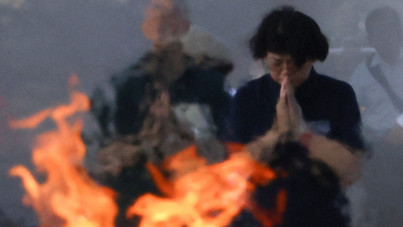 Binlerce kişi anında ölmüştü... Korkunç saldırının yıl dönümünde sessiz dua