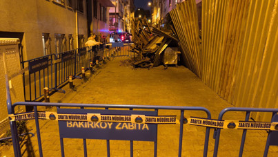 Tarihi metruk bina çöktü