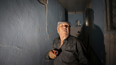 Depreme yakalananlar o anları anlattı: 'Duvarlar çöktü, toz bulutu sardı'