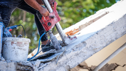 Yerle bir olan binadan karot örneği alındı