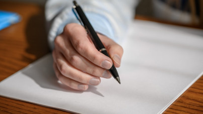 Maliye bakanına mektup yazdı, polis kapısına dayandı