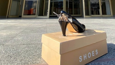 Özlem Çerçioğlu'na 'topuklu' protesto