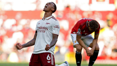 Arsenal bıraktığı yerden: Manchester'ı evinde avladı!