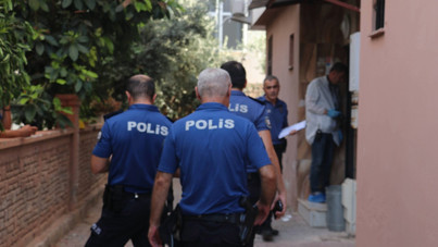 Cezaevinden tahliye olur olmaz bıçakla eski sevgilisinin kapısına dayandı