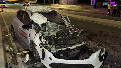 Büyükçekmece’de otomobil park halindeki TIR’a çarptı! 1 ölü, 4 yaralı