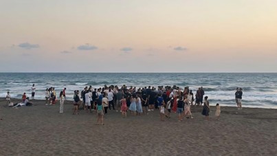 Hatay’da dalgalarla açığa sürüklenen genç boğuldu