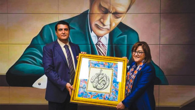 CHP'den AKP'ye geçen belediyenin ilanı dikkat çekti: CHP sert çıktı, 'normal mi?'