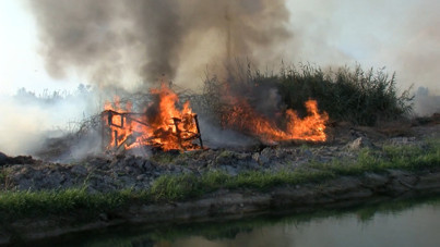 Elektrik tellerinden çıkan kıvılcım yangına neden oldu
