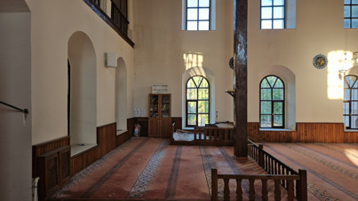 Sındırgı depreminde hasar gören tarihi cami ibadete kapatıldı