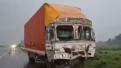 Traktör ile kamyon çarpıştı: 9 ölü, 42 yaralı