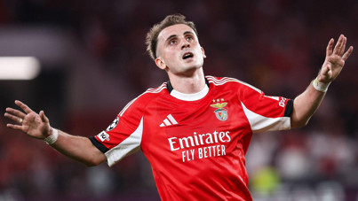 Herkes öldürür sevdiğini