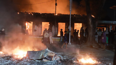 Vekile kıyak ateşi: Ülke alev alev