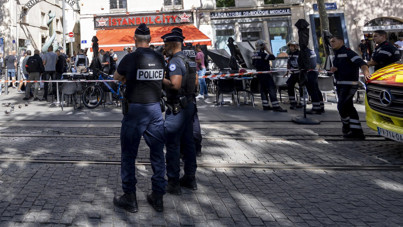 5 kişiyi bıçaklayan saldırgan yaşamını yitirdi