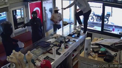 Büyük bir özgüvenle soyguna geldiler, korkup kaçtılar