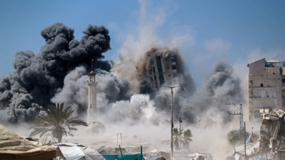 İsrail Filistin'de güpegündüz dev binayı vurdu