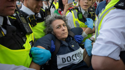 Londra’da eylemde 890 gözaltı