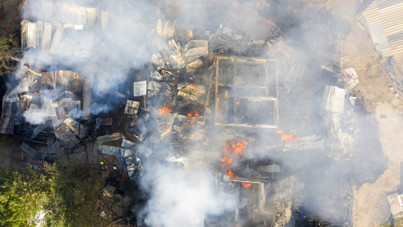 Öfkeli damat mahalleyi yaktı