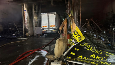 Sanayi sitesinde yangın: 3 iş yeri kül oldu