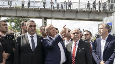 Gürsel Tekin polisle girdiği CHP il binasından ayrıldı