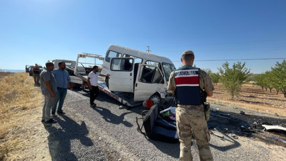 İşçileri taşıyan minibüs kaza yaptı: Yaralılar var