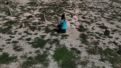 Kuraklık, 70 yıllık mezarları ortaya çıkardı