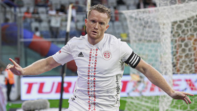 Antalyaspor'un yıldızı Karagümrük'e imza attı