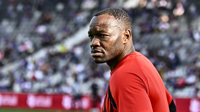 Fransa'nın efsane kalecisi futbolu bıraktı