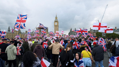 Londra'da gergin gün: Aşırı sağcılar ve faşizm karşıtları aynı anda sokağa döküldü