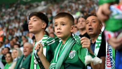 Bursaspor maçı onlara bayram oldu: İlk maç, ilk galibiyet, ilk tezahürat