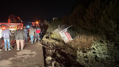 Afyonkarahisar'da yolcu midibüsü devrildi: 12 yaralı