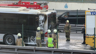 Zeytinburnu’nda metrobüs motoru alev aldı!
