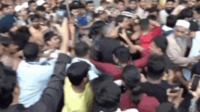 iPhone 17 kuyruğunda kavga