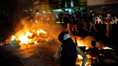 Bu da 'Muson Baharı': Protesto ateşi Filipinler'e sıçradı