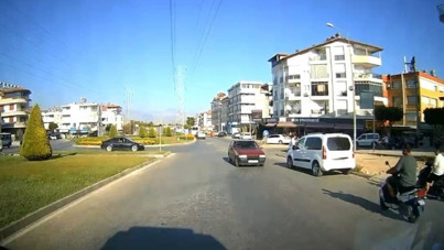 Dikkati 1 dakikada 2 kazayı önledi