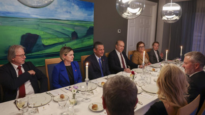 Özel, büyükelçilerle bir araya geldi