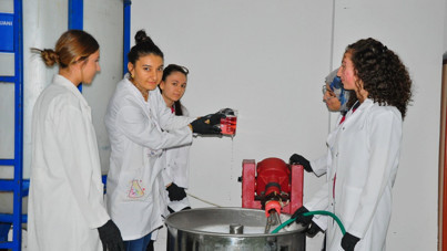 Fabrika gibi okul: Üretip yıllık 2 milyon TL ciro yapıyorlar