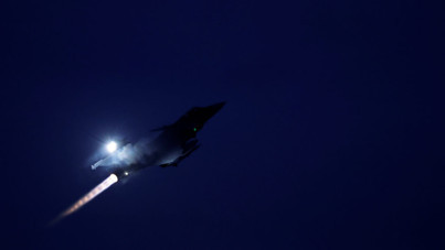 Rus jetleri Alman fırkateyninin üstünden uçtu