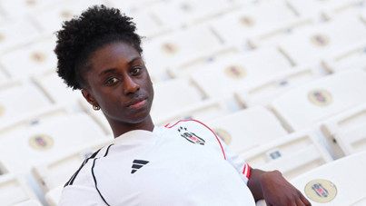 Beşiktaş'a prenses geldi: İmzayı attı