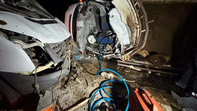 Diyarbakır'da kamyonetler çarpıştı: Ölü ve yaralılar var