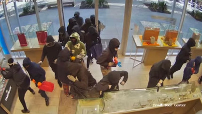 Film gibi soygun: Gündüz vakti 1 milyon dolarlık mücevher çaldılar