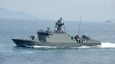 İki ülke arasında denizde tansiyon yükseldi: Uyarı ateşi açıldı