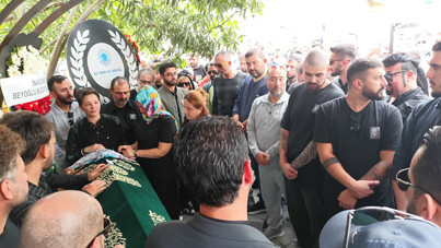 Güllü’ye veda: Kızı fenalaştı