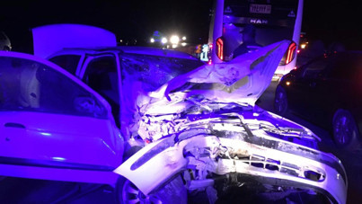 Otomobil, traktörle çarpıştı: 1 ölü, 5 yaralı