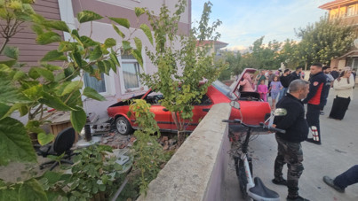Tokat'ta otomobil elektrikli bisiklete çarptı: 3 çocuk yaralı