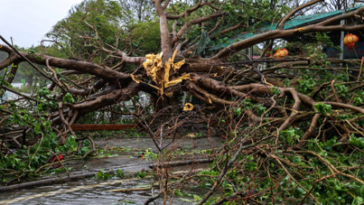 Bualoi Tayfunu can aldı: 30 bin kişi tahliye edildi